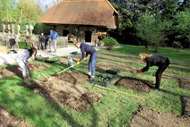 Plantellini vrtnarski nasveti: pripravimo vrt na novo sezono