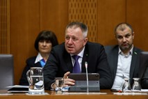 Komentar zaslišanj petih kandidatov za ministre nove Janševe vlade