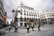 Izredne razmere v Španiji: Vojska na ulicah, Španci v domači karanteni
