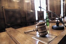 Obsojena odvetnica izneverila deset svojih strank, priznala krivdo