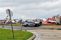 #foto ZDA: šest mrtvih v tornadih  