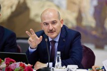 Turški minister zaradi kaotične uvedbe policijske ure ponudil odstop 