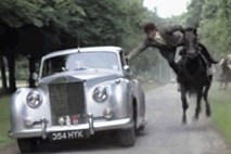 Rolls-Royce v filmih Jamesa Bonda: Svojega je posodil kar producent filma