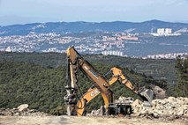 V igri za slovenski megaprojekt desetletja še deset konzorcijev