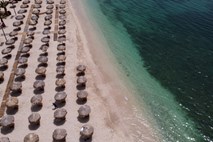 Plaže v Grčiji pod strogimi pogoji spet sprejemajo kopalce