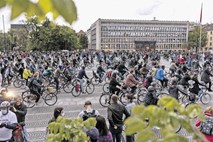 Vox populi: Večinska podpora protestu kolesarjev