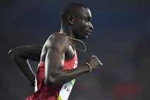 Kenijski svetovni prvak bo zaradi zloma počival vsaj štiri mesece