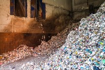 Največ pošiljk odpadkov v BiH in Srbijo, izvoz na Kitajsko se je ustavil