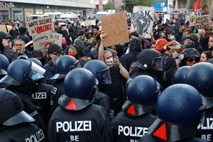 Na protestu proti rasizmu v Berlinu več pridržanih