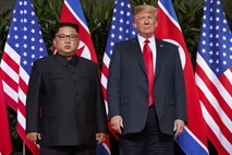 Pjongjang se dve leti po vrhu med Kimom in Trumpom oddaljuje od ZDA