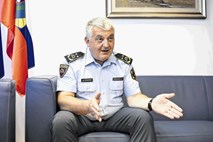 Intervju z generalnim direktorjem policije: »In kaj bi bilo narobe, če bi bili po vsej Sloveniji vojaki?«