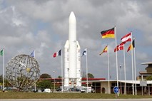 Izstrelitev rakete s slovenskima satelitoma znova preložili 