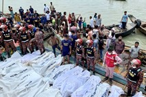#video Več deset mrtvih v brodolomu potniške ladje v Bangladešu