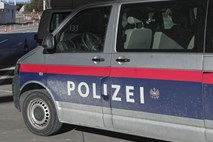 V Avstriji zaradi policijskega nasilja suspendirali osem policistov