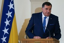 Milorad Dodik bi delil BiH s sklicevanjem  na Billa Clintona