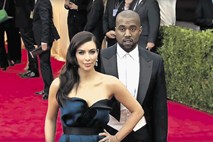 Kim Kardashian in Kanye West  že leto dni živita ločeno