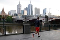 Melbourne zaradi pandemije uvaja policijsko uro: To so veliki, a nujni koraki