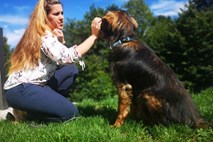 Obrazi nevladnikov: Katjuša Rajovec, Zavod Muri Vransko – Tudi ostareli psi in poškodovane muce potrebujejo ljubezen