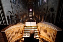 V pariški katedrali Notre-Dame začeli restavrirati orgle