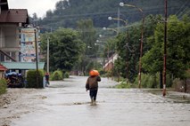 V Celju in Hrastniku torkovo neurje povzročilo več poplav