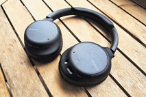 Slušalke wh-ch710n: Odpravljanje hrupa za vsako ceno?