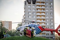V požaru v stanovanjski stolpnici na Češkem umrlo 11 ljudi