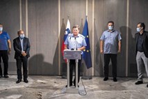 Poslanci DeSUS predsednici Pivčevi: Nemudoma odstopi!