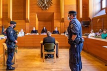 Morilec družine v Kitzbühlu obsojen na dosmrtni zapor