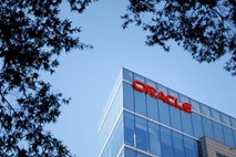  Trump podprl Oracle za nakup tiktoka in želi delež kupnine