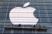 Apple prvi na svetu dosegel vrednost 2000 milijard dolarjev