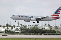 American Airlines zagrozila z ukinitvijo 19.000 delovnih mest, če ne bo nove zvezne pomoči 
