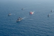 Turčija podaljšala misijo ladje za raziskovanje morskega dna v Sredozemlju