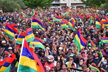Na Mauritiusu protesti po katastrofalnem izlitju nafte
