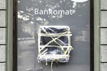 Bankomati: Iz manjših krajev izginjajo, prestolnico okupiral Euronet