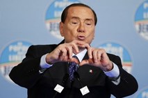 Berlusconi po okužbi s koronavirusom preventivno prepeljan v bolnišnico