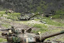 Mednarodna skupnost poziva k prekinitvi spopadov v Gorskem Karabahu