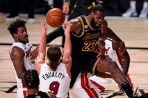#video Bodo Lakers pometli z Miamijem? James in Davis junaka druge tekme