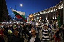 Na ulicah Sofije znova tisoči zahtevali odstop bolgarske vlade 