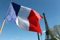 Francija znova uvaja izredne razmere