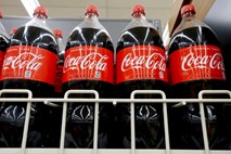 Coca-Cola v tretjem četrtletju s padcem dobička in prihodkov 
