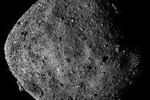 Ameriška sonda izgublja z asteroida pobrane delce