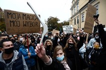 Na Poljskem znova protesti zaradi prepovedi splava