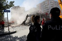 Številno smrtnih žrtev po potresu v Egejskem morju naraslo na 27