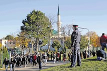 Avstrija v boju proti terorizmu zapira tudi dve radikalni mošeji