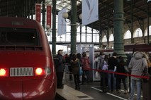 V Parizu začetek sojenja za poskus napada na vlak, ki je navdihnil film