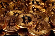 Bitcoin prebil tudi mejo 18.000 dolarjev 