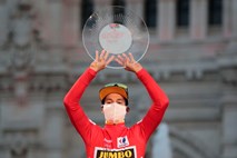 Rogliču še en mejnik, prejel je nagrado zlato kolo za najboljšega kolesarja v letu 2020