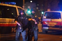 V Avstriji aretirali dva moška v povezavi s terorističnim napadom na Dunaju