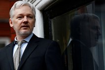 Sodišče blokiralo Assangeevo izročitev ZDA