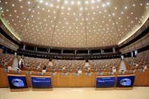 Interni dokument službe Evropskega parlamenta poglobljeno o razmerah v Sloveniji